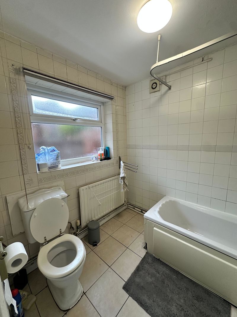 Bathroom - downstairs